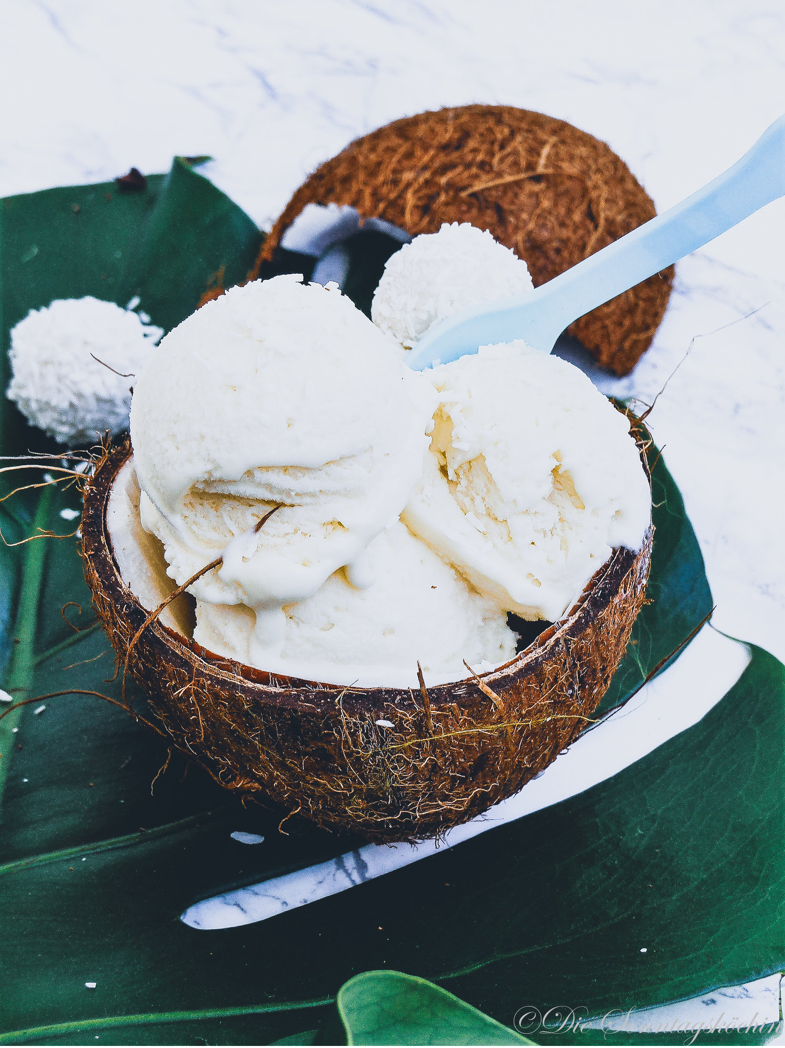 Karibik Feeling…Kokos Eis mit weißer Schokolade – Die Sonntagsköchin